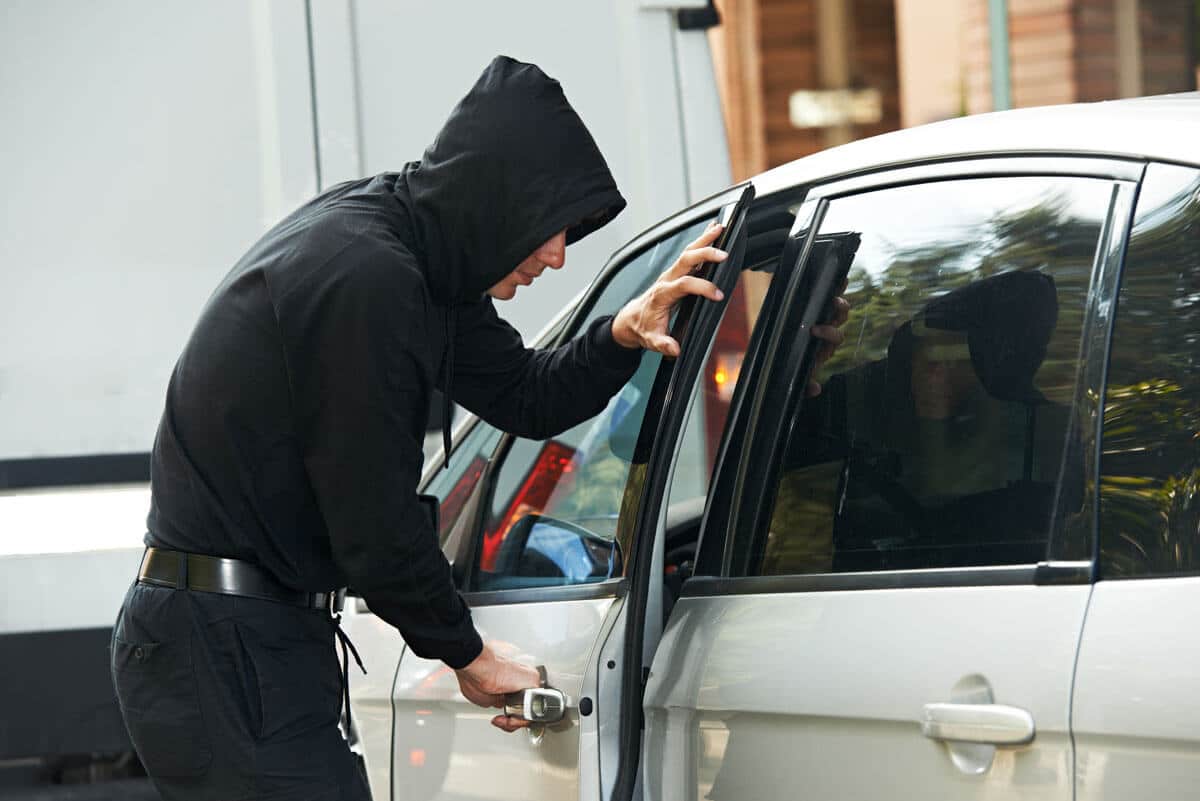 Systèmes antivol pour voiture exigés par l'assureur (2026)